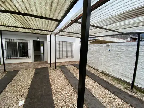 Depto Tipo Casa en Alquiler de 3 ambientes