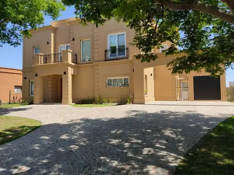 Hermosa casa en venta barrio Islas El Canton Escobar