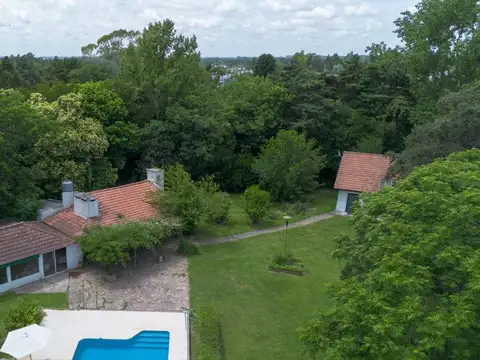 CASA QUINTA EN VENTA SICARDI 2 DORMITORIOS PILETA