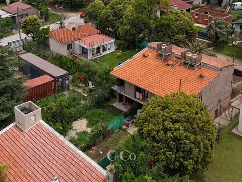 Venta De 3 Duplex De 2 Dormitorios Y Cochera C/U. B° Playas De Oro, Villa Carlos Paz