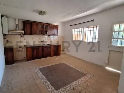 Casa 3 ambientes con 1 baño