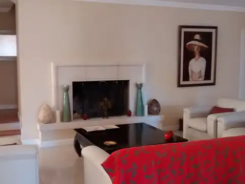 CASA EXCELENTE EN VENTA EN COUNTRY EL CARMEN