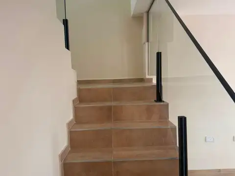 Depto Tipo Casa 4 ambientes con 1 baño