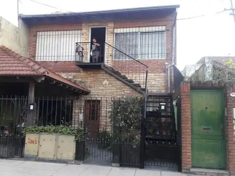 CASA COMPUESTA POR 2 DEPARTAMENTOS IDEAL DOS FAMILIAS  APTOCREDITO