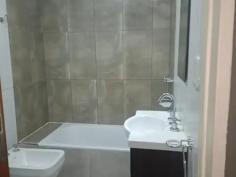 Departamento en Alquiler en Villa Luzuriaga, $ 600.000