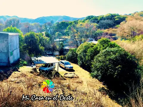 Casa con costa de arroyo y gran terreno de 3.116 m² en Valle Hermoso – Exclusividad