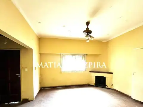 Casa 6 ambientes con 2 baños
