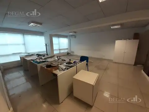 Oficina en Venta con 2 cocheras