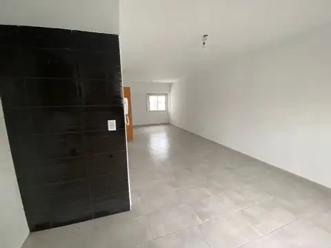 Av La Plata 3400, Piso 2