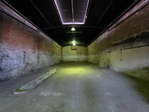 Galpon en Alquiler 30  mts Fondo