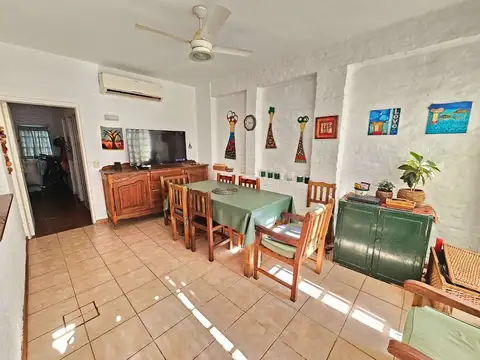 Casa 6 ambientes con 3 baños