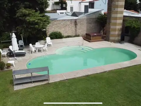 Casa 12 ambientes con 7 baños