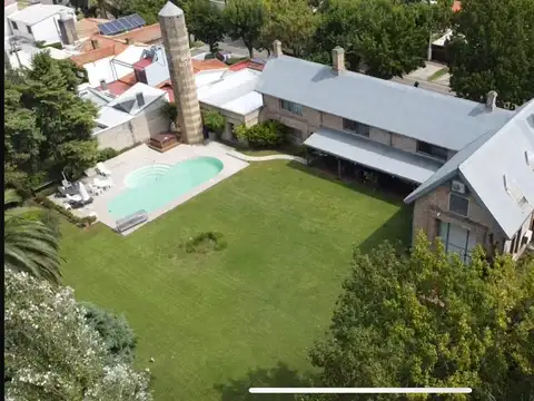 Casa 12 ambientes con 7 baños