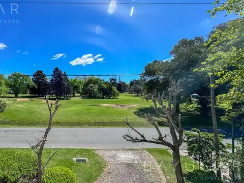 Casa en Venta con 4 cocheras