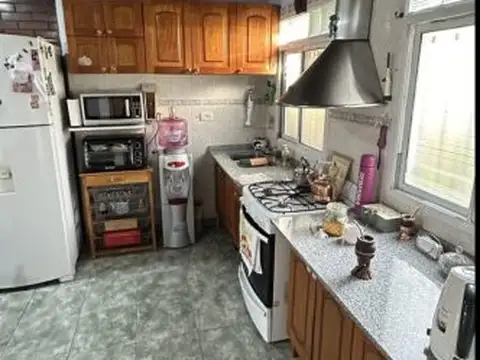 Venta casa de 4 ambientes, Lomas de Zamora.