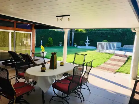 Casa en venta en Los Sauces con pileta