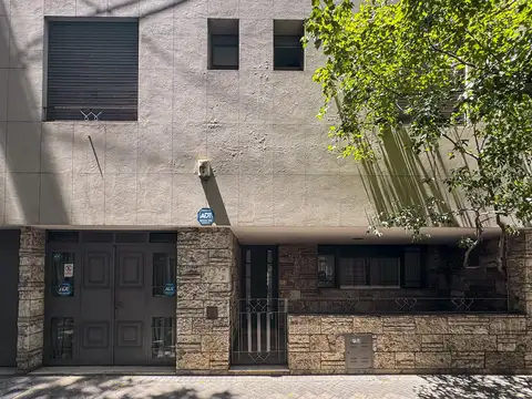 Casa 8 ambientes con 3 baños