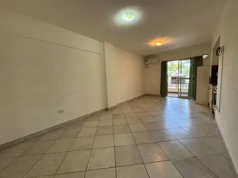 Venta departamento monoambiente con balcón. Barrio Hospitales, Rosario