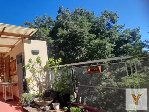 Casa en venta - 5 Dormitorios 3 Baños - Vicente López