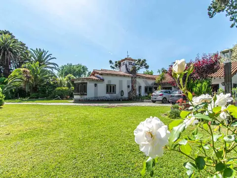 Venta casa en General Pacheco Lote 2000 m² - superficie cubierta 300 m²