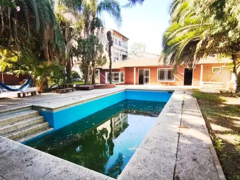 Venta Casa con Parque 5 ambientes Villa Luzuriaga