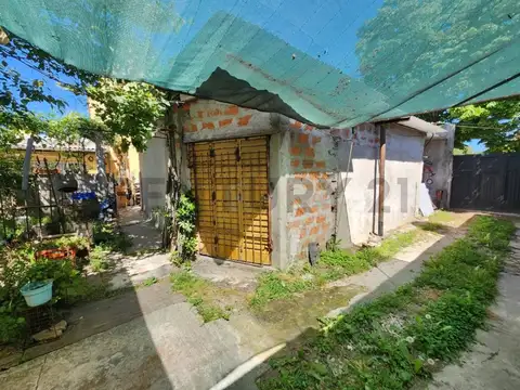 venta lote con mejora en merlo 10 x 22 con galpon de 50m2 porton corredizo