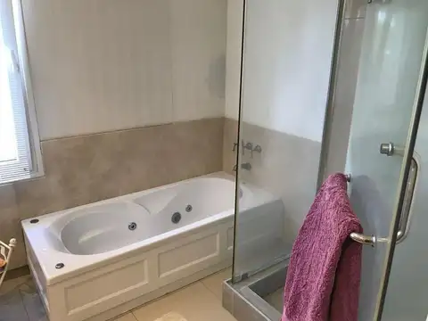 LINDISIMA CASA DE ESTILO EN LOS TRONCOS