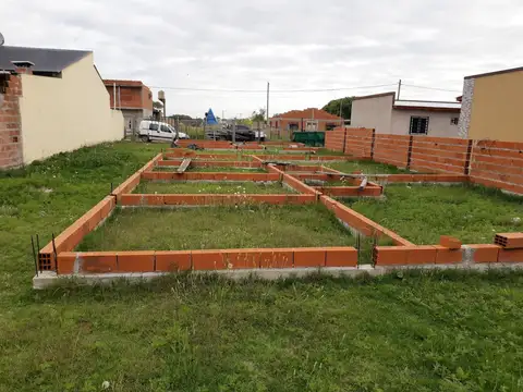 Casa 3 ambientes con 1 baño