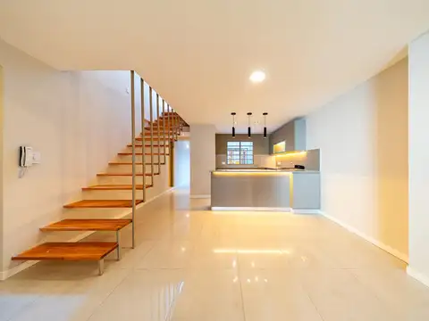 Depto Tipo Casa en Venta de 4 ambientes