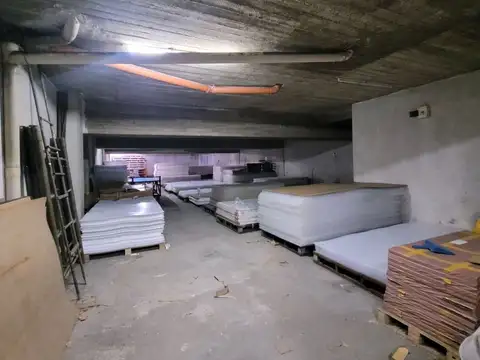 Garage c/8 cocheras  Cristobal