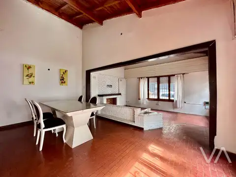 Casa con destino comercial. Chauvin.