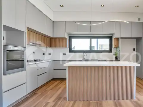 Casa 5 ambientes con 5 baños