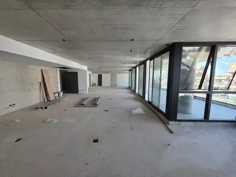 Oficina Monoambiente con 8 baños