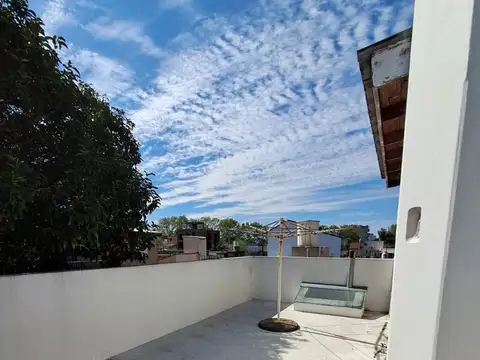 Depto Tipo Casa en Venta de 3 ambientes