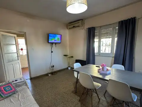 Casa 8 ambientes con 3 baños