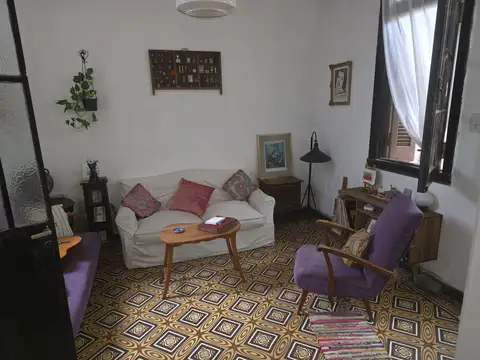 Casa en venta 4 ambientes en Av Dorrego 500