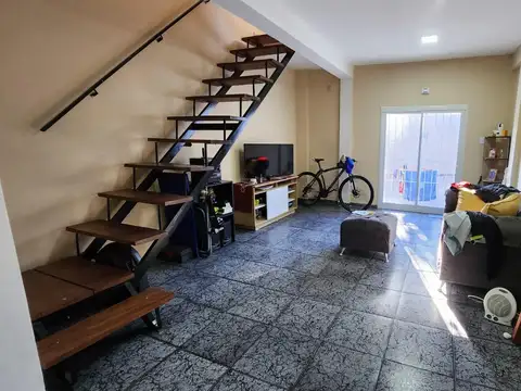 Depto Tipo Casa 2 ambientes con 1 baño