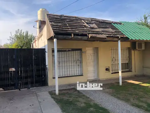 Casa - Venta - Argentina, Quilmes - Calle Avenida Caseros 1653
