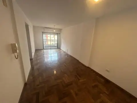 Alquilo Depto 2 Dor, con Balcon y Aire Acondicionado.