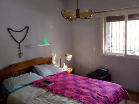 Casa de 4 ambientes en Venta en Flores