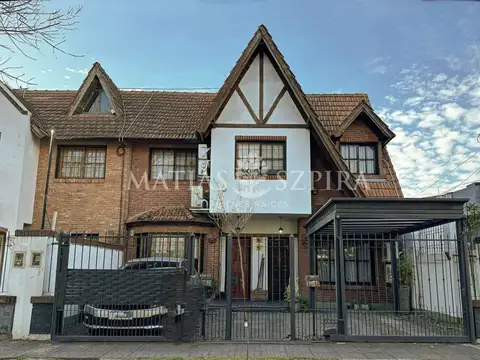 Casa 4 ambientes en Castelar Norte