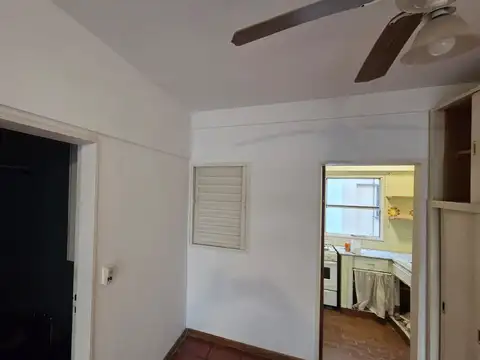 MONOAMBIENTE FRENTE CON BALCON BAÑO COMPLETO COCINA Y LAVADERO LA IMPRENTA  