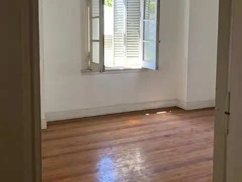 Gran oficina al frente