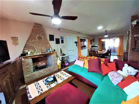 Casa 5 ambientes con 3 baños