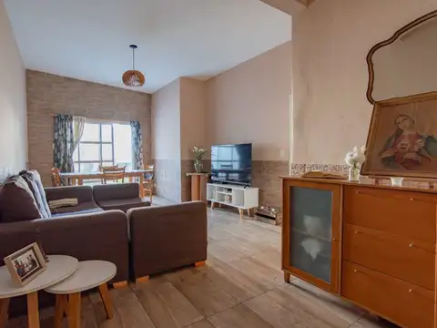 Depto Tipo Casa en Venta de 3 ambientes