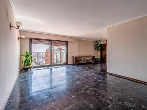 PISO DÚPLEX CON TERRAZA Y 3 COCHERAS EN BELGRANO