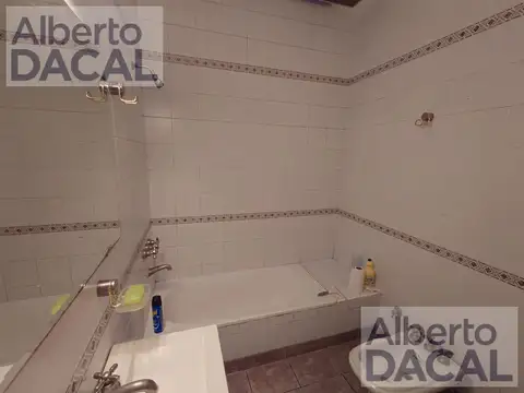 62 Nº893 1/2 e/ 12 y 13