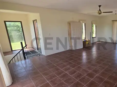 Casa 5 ambientes con 2 baños