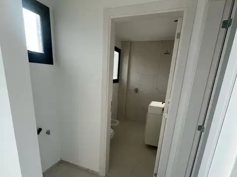 DEPARTAMENTO SEMIPISO 2 AMB, PISO ALTO CON BALCON Y VISTA PANORAMICA, CHAUVIN