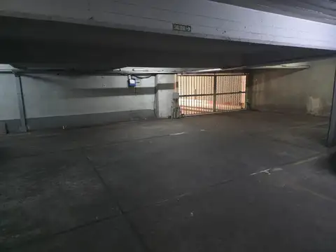 Cochera en Venta con acceso Ascensor
